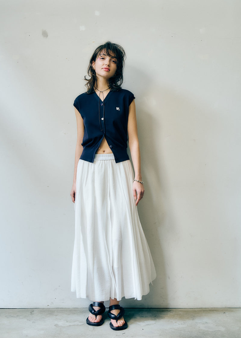 ワンポイント刺繍ニットベスト
