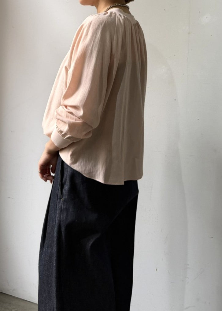 ドライタッチシアーブラウス