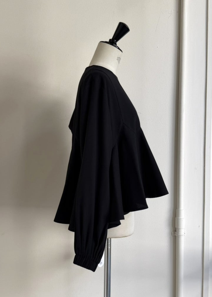 ラッフルヘムジョーゼットブラウス