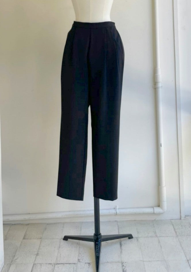 【定番】ストレッチテーパードパンツ