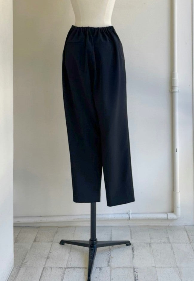 【定番】ストレッチテーパードパンツ