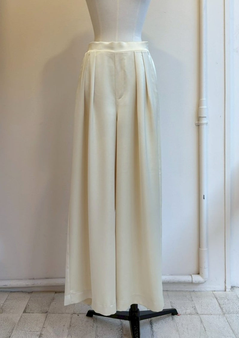 サテンハイウエストストレートパンツ